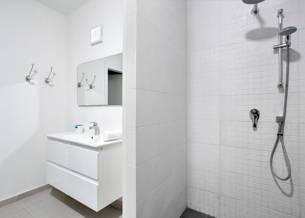 Sophisticated 3Br Penthouse In Jaffa'S Market เทลอาวีฟ ภายนอก รูปภาพ
